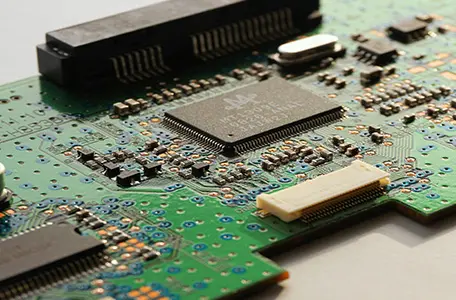 Tablero de control de infoentretenimiento automotriz